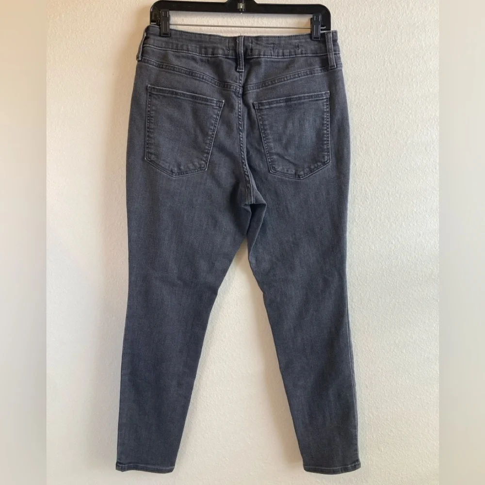 Universal Thread Dark Charcoal Gray High Rise Skinny Jeans Size 10 Short - Picture 8 of 11